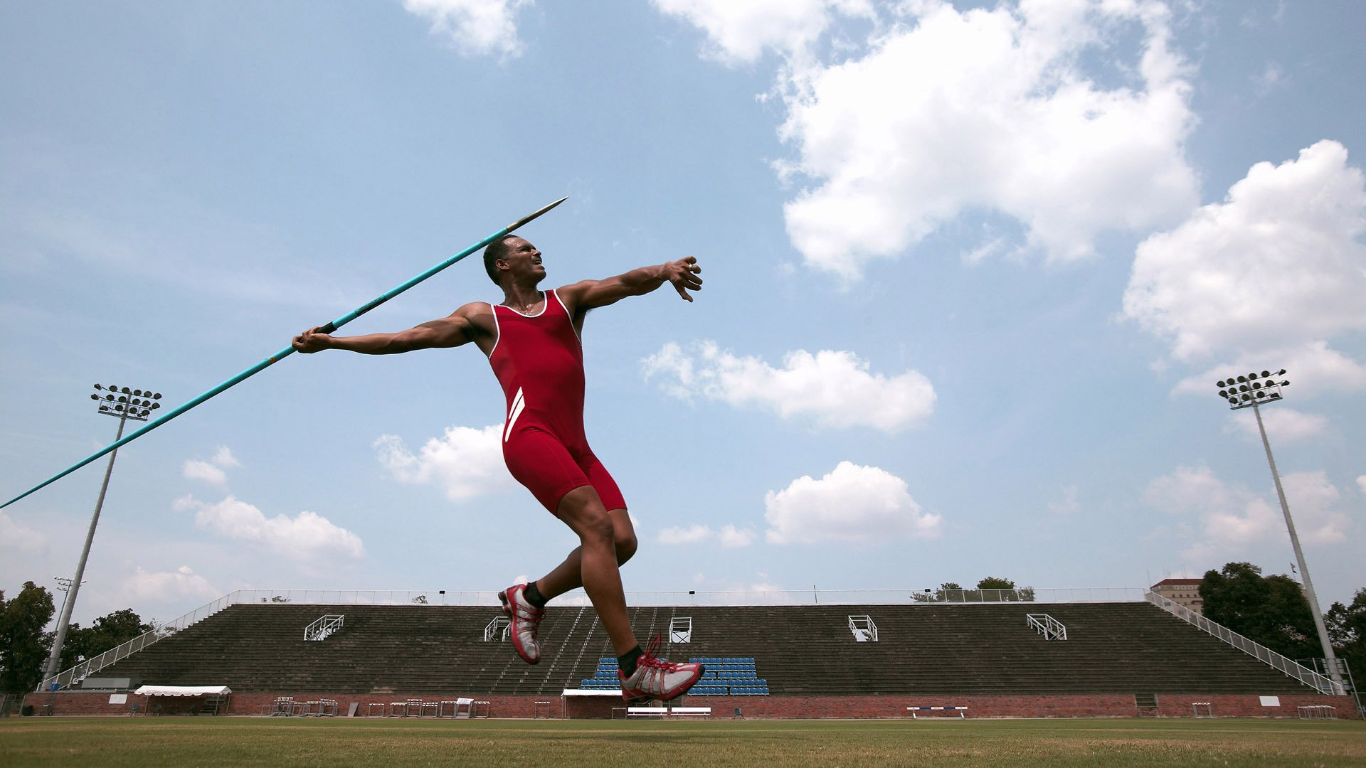 国外滑雪世界杯，雪域风情带来极致体验，国外滑雪视频欣赏